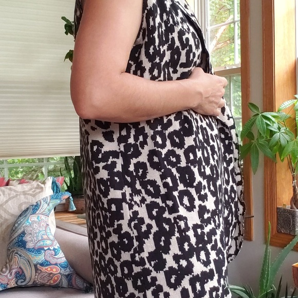 Tan & Black Sleeveless Sweater Jacket - Picture 6 of 6